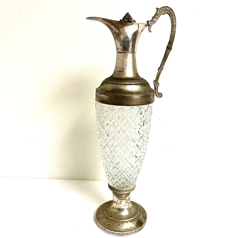 Wine carafe